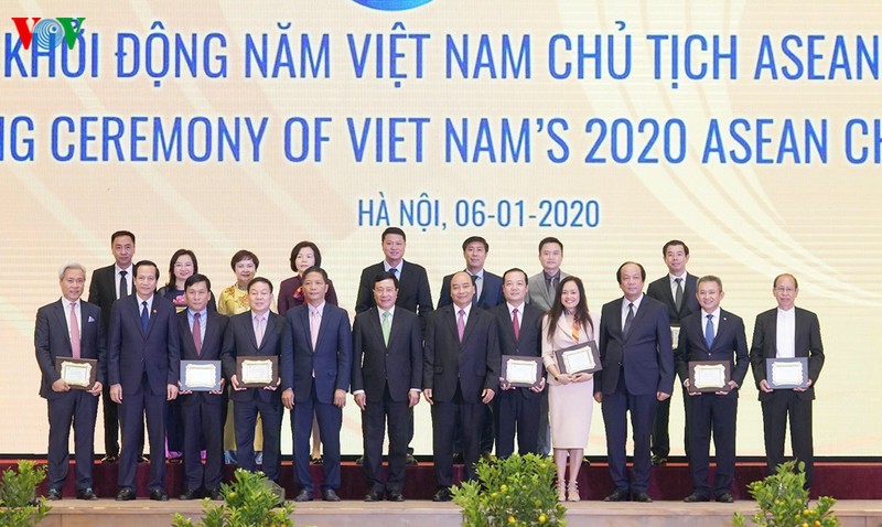 THỜI SỰ 18H CHIỀU 6/1/2020: Khởi động Năm Chủ tịch ASEAN 2020, đánh dấu việc Việt Nam chính thức triển khai các hoạt động của Năm Chủ tịch.